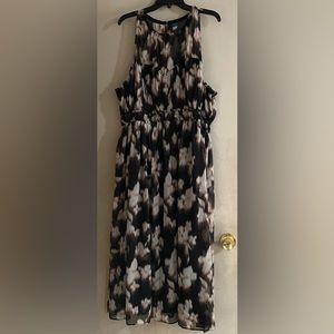 Fit and flared shirred crinkled maxi dress from Old Navy size XXL